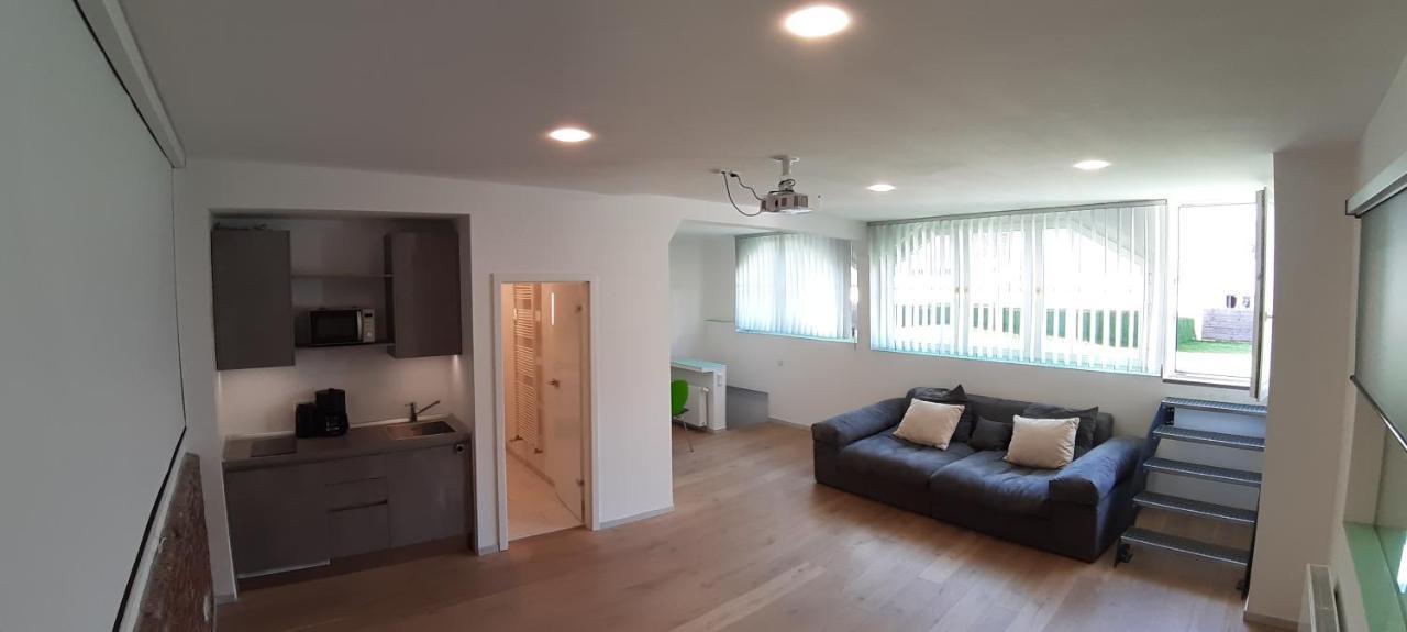 Modern Und Ruhig In Wuppertal Mit Heimkino-Beamer! Top Ausstattung Und Privatparkplatz An Der Unterkunft Extérieur photo