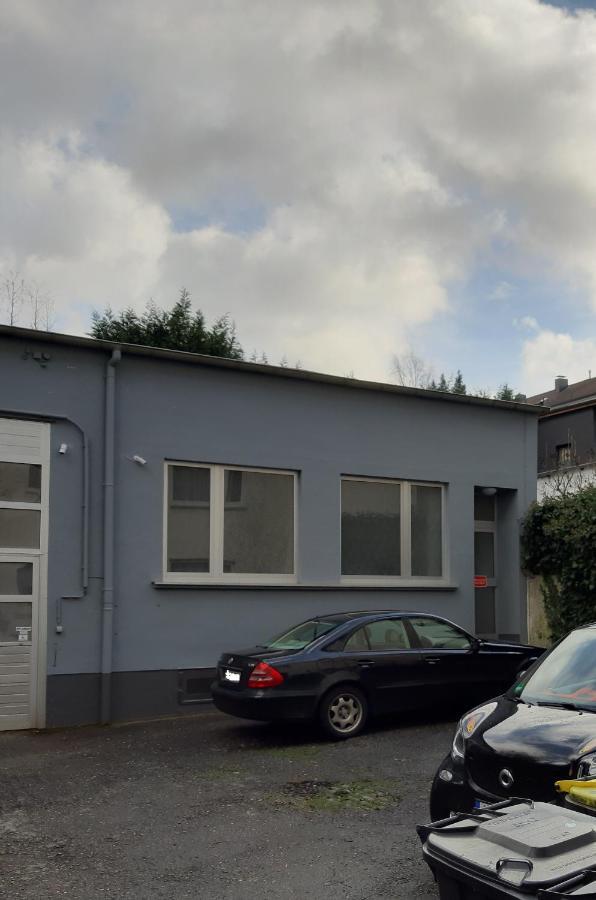 Modern Und Ruhig In Wuppertal Mit Heimkino-Beamer! Top Ausstattung Und Privatparkplatz An Der Unterkunft Extérieur photo